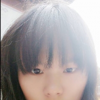她太刺眼